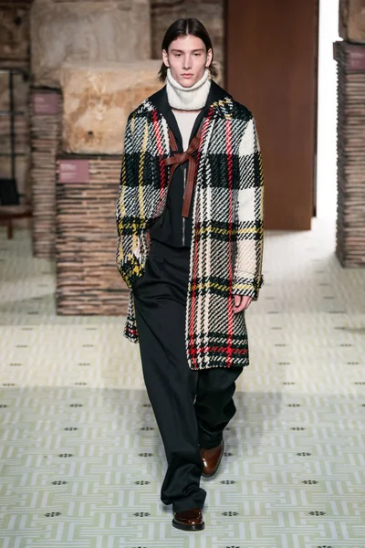 Look 12
